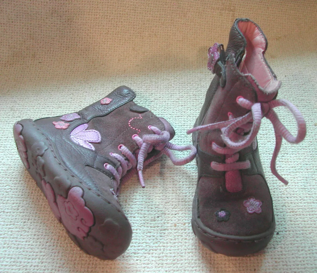 Clarks shoe 2024 laces uk