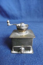 PETIT MOULIN À CAFÉ MINIATURE EN LAITON - DINETTE - POUPÉE - DÉBUT XXème
