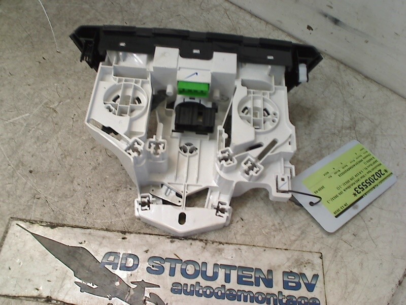 BEDIENUNG KLIMAANLAGE CONTROL PANEL AC Mitsubishi Space Star (A0) 2020