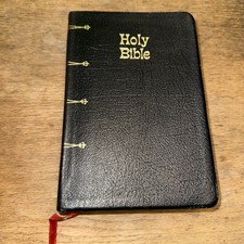 Holy Bible NAB Catholic Edition Leather Gold Edges Nelson 9056 - CLEAN & VG