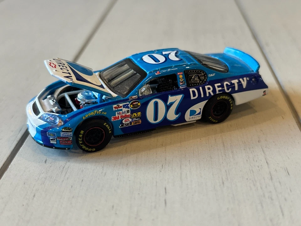 RARE 2007 Clint Bowyer #07 DirecTV, 1/64 NASCAR Diecast, LOOSE, Rubber Tires - Image 2 of 4