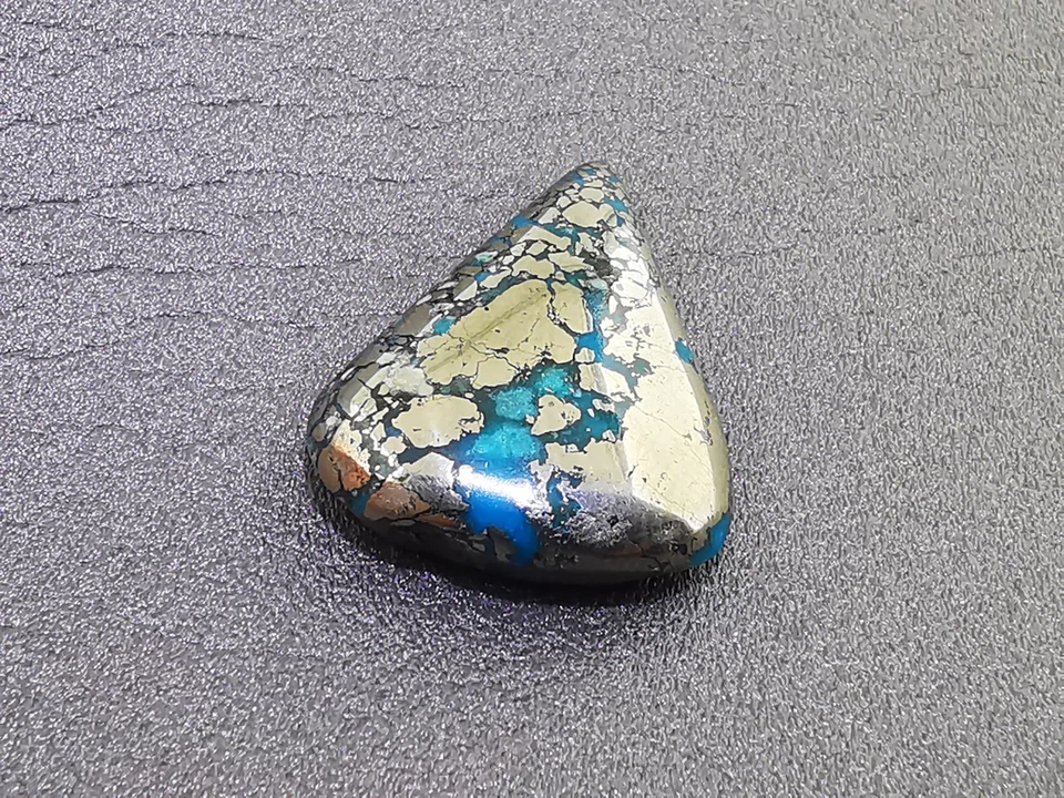 Cabujón Turquesa Persa, Forma de Lágrima, Piedra Azul Estabilizada, 50 Quilates Foto 3 de 4