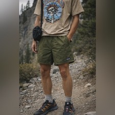 Patagonia Baggies Shorts Men’s Olive 6” Inseam Hiking Surf Gorpcore Sz M