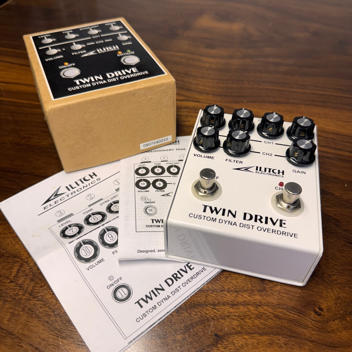 (美品) ILITCH TWIN DRIVE オーバードライブ エフェクター 美品) ILITCH TWIN DRIVE オーバードライブ エフェクター