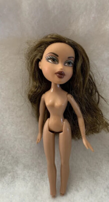 Bratz Doll Yasmin  X-press It Express It Doll brown hair brown eyes nude