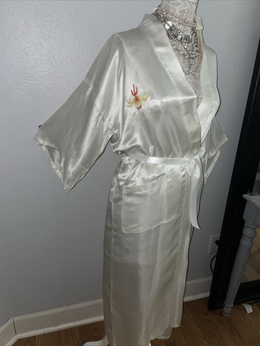 NEW Golden Dragon 100% Silk Hand Embroidered Long Shiny White Kimono Robe M NWT - Picture 13 of 19