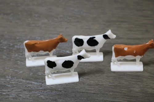 VTG Celluloid Dollhouse Size Toy Animal Holstein Cow Marx ? Farm Diorama