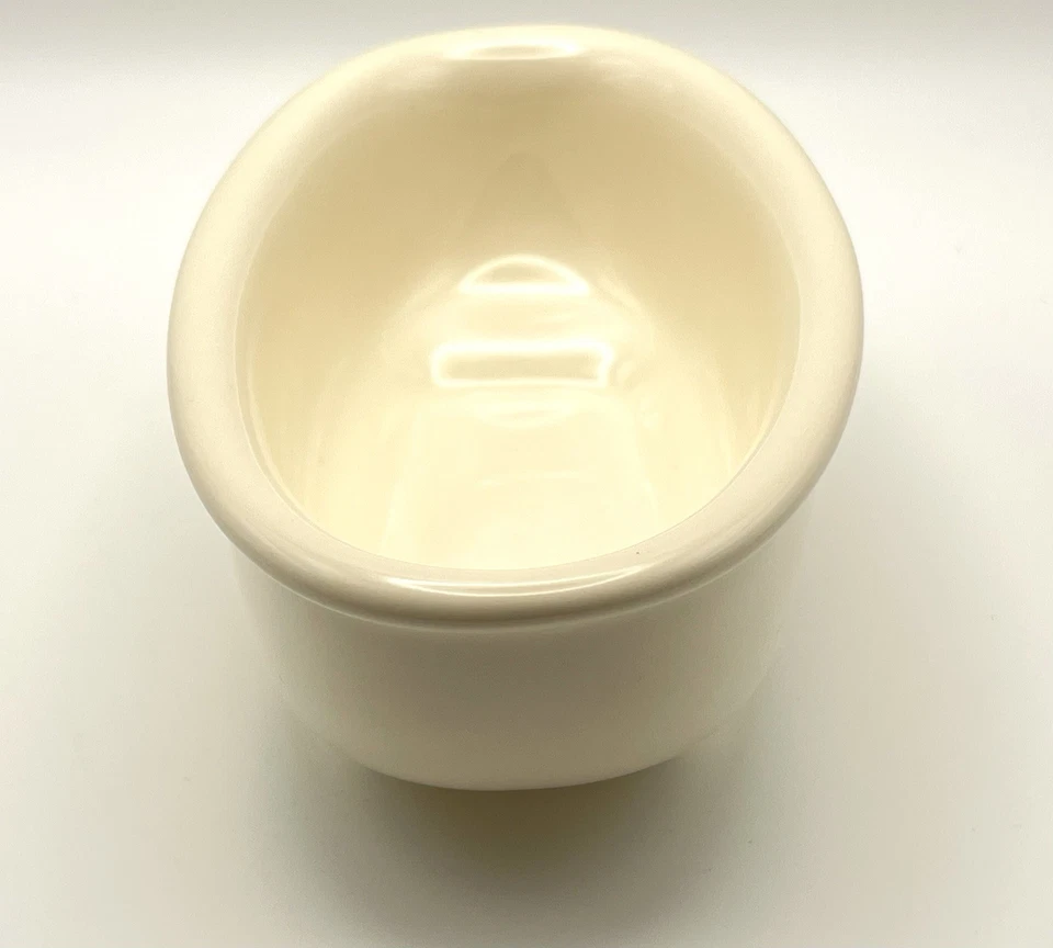 Vasija campana mantequilla marfil ovalada cerámica Butter Bay hecha en EE. UU. Foto 4 de 4