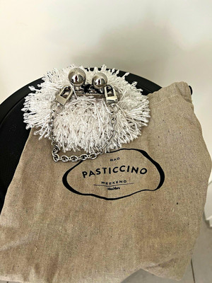 Weekend Max Mara Pasticcino Nano Clutch mit Kette Neu!