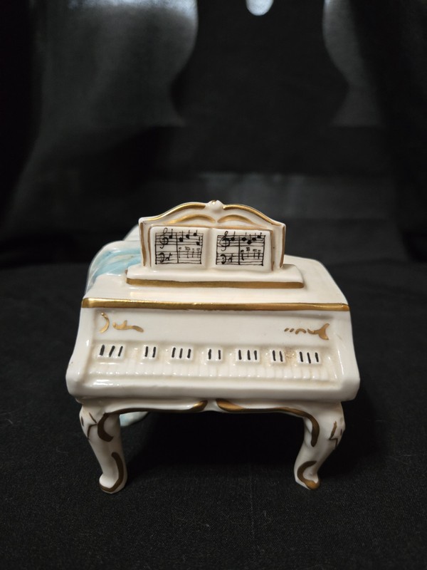 Vintage Frankenthal Wessel Handgemalt Dresden Piano Figurine