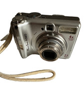 Canon PowerShot A560 Digital Camera Silver 7.1MP 4x Zoom STUCK BATTERY