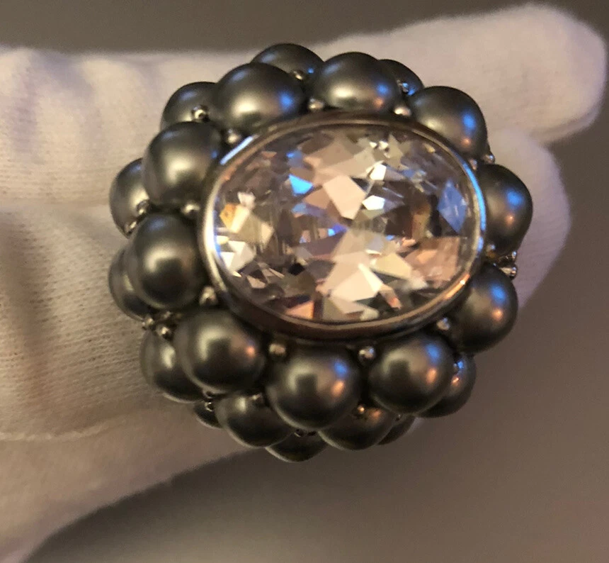 Kenneth Jay Lane Crystal & Gray Pearl Cabochon Dome Cocktail Ring Sz. 7 - Image 3 of 4