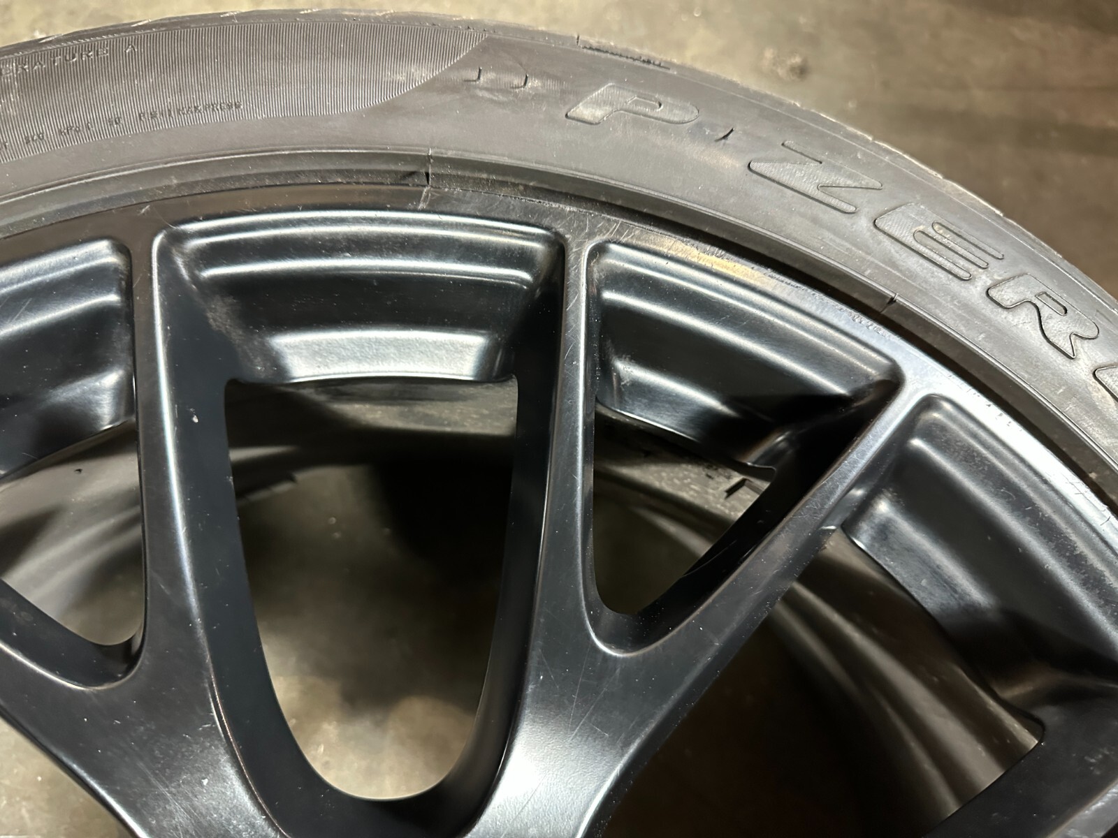 11 Inch Rims R20 DODGE CHALLENGER SRT HELLCAT V8 6.2L 11-23 275/40 R20 20