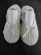 Women's JOYSPUN Cozy Comfortable Gray House Shoes Size Medium 7-8