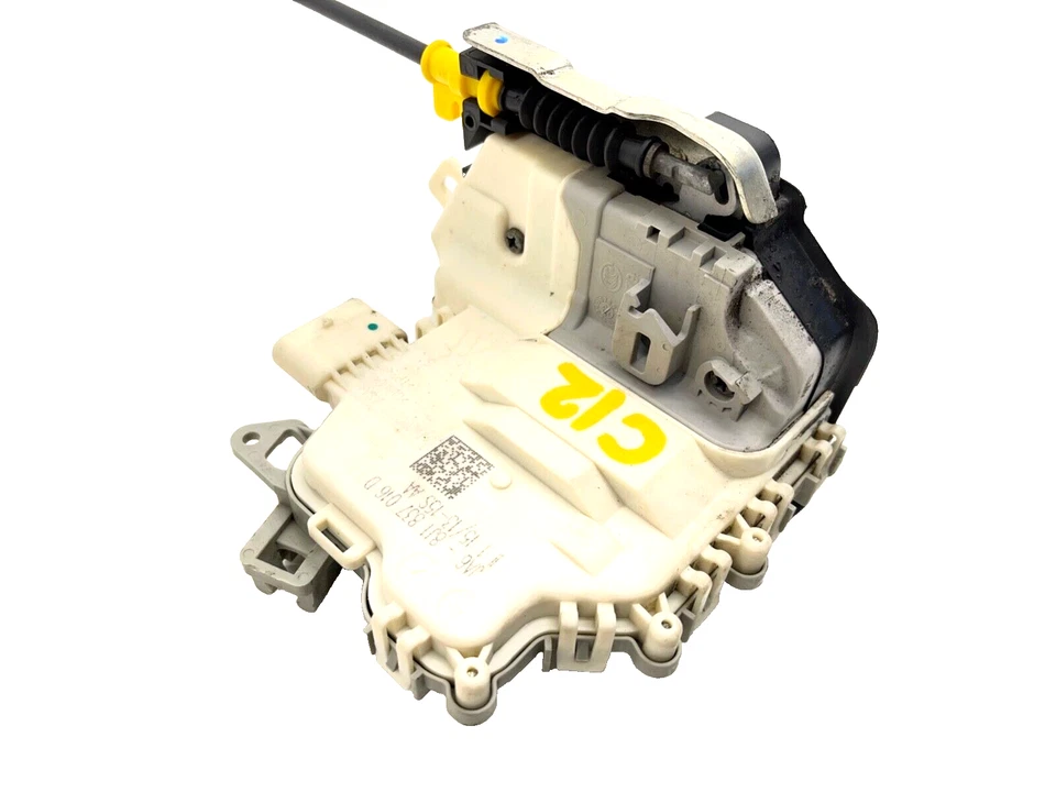 Actuador de cierre de puerta del lado del pasajero delantero derecho Porsche Macan 2015-2022 OEM Foto 4 de 4