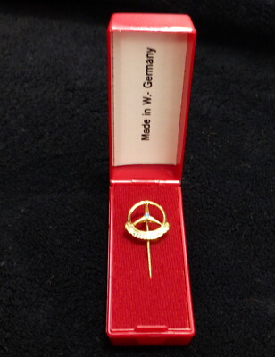 Mercedes-Benz 1,000,000 km 333 GOLD / Sapphire Stick pin w/ Box