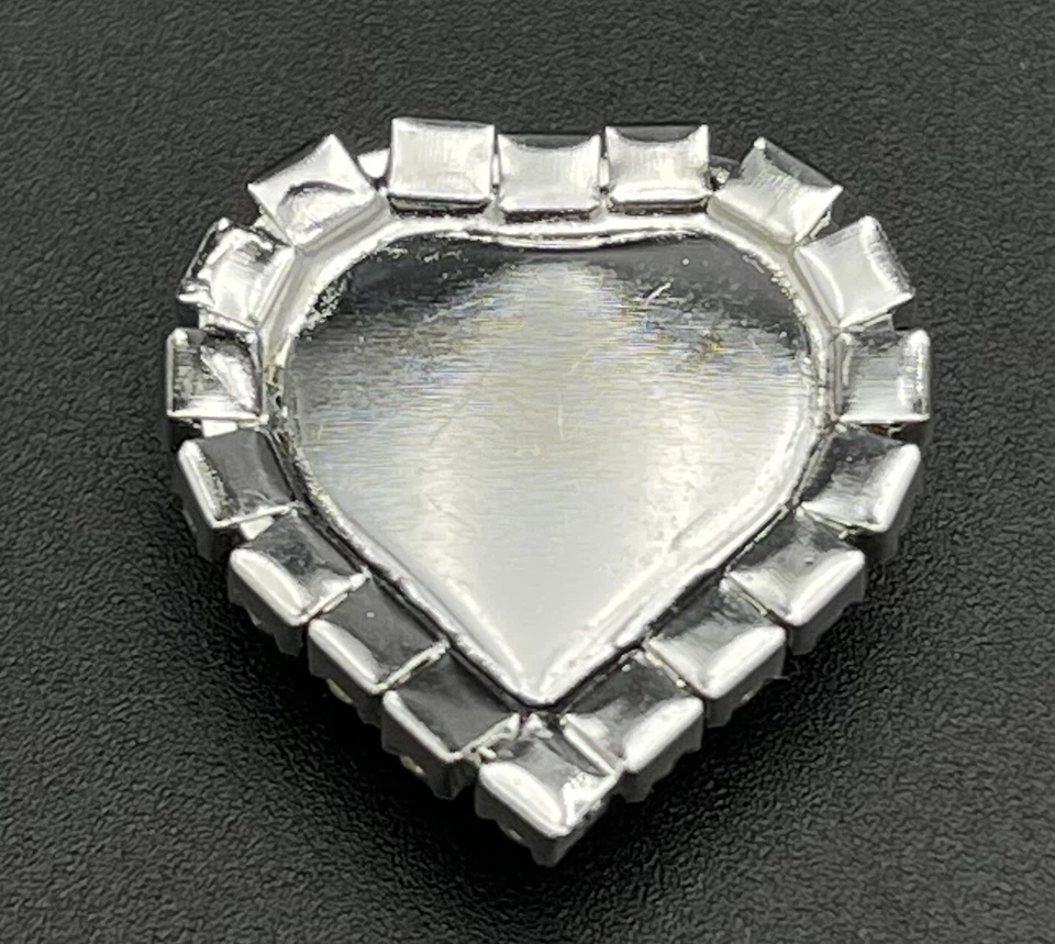 10pcs Heart Ivory Pearl Rhinestone Flatback Button - Silver - 22mm  - Image 4 of 4