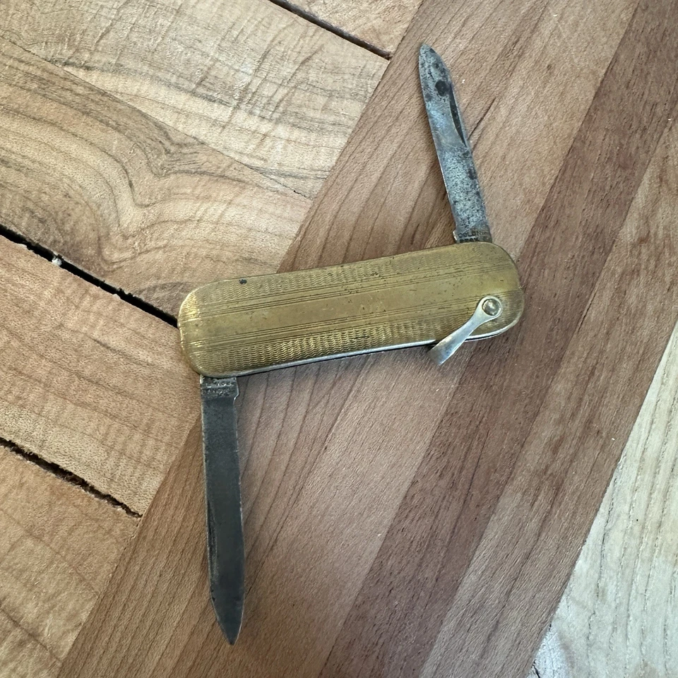 Navaja de Bolsillo Vintage Colonial Prov RI EE. UU. Llena de Oro Estilo Art Deco Estuche Foto 3 de 4