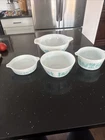 LOT OF 4 PC Vintage White & Turquoise Amish Butterprint Pyrex Glass bowls