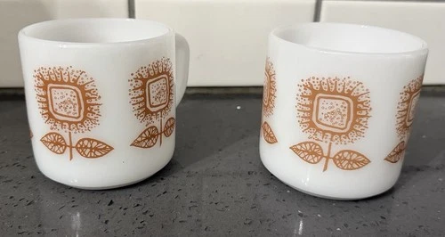 Vintage Federal Sunflower Milk Glass Lot of 2 Mugs Cups White Brown