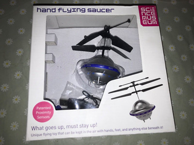 Science Museum Handfliegende Untertasse neu in Box - benötigt neue Batterien
