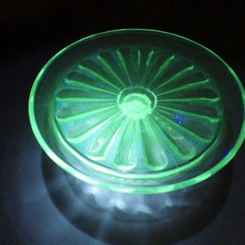vintage  manganese depression glass cake stand on pedestal base 365 nm UV glow