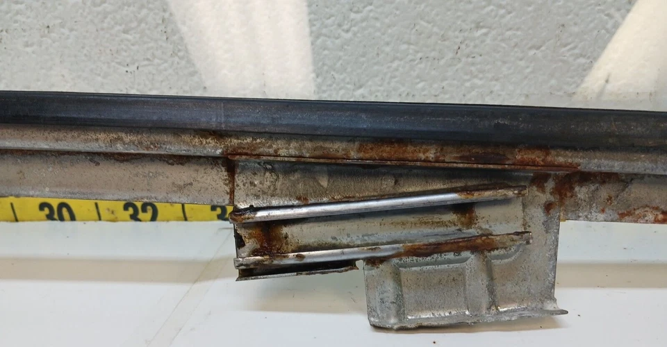 Ventana delantera izquierda Mercury Comet/Capri 1967 usada OEM (DG202) Foto 3 de 4