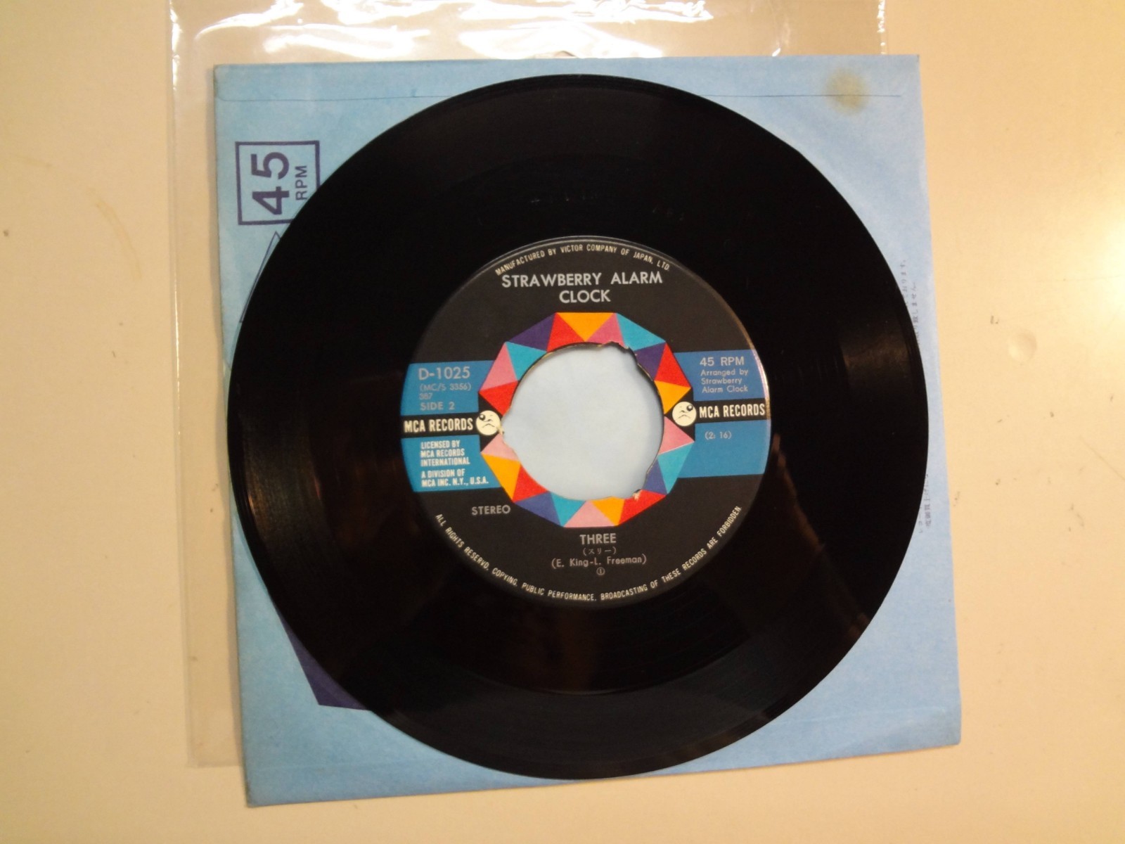 STRAWBERRY ALARM CLOCK: Girl From The City-Three-Japan 7" MCA Records D-1025 PSL