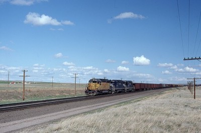 JT ORIGINAL SLIDE UP UNION PACIFIC SD40-2 #3358+2 MIT ZUG 1981