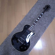 Guitarra Greco LG70 Negra Les Paul Tipo Moderno MIJ Mediana Escala Usada Japón