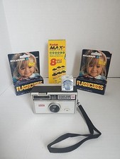Kodak Instamatic 104 Camera 1960s W/ Flashcubes 35mm 800 Flim Not Tested