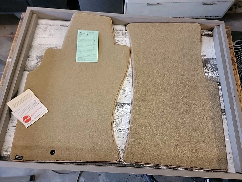 1996-2004 Nissan Pathfinder QX4 Infiniti Floor Mat SET OEM Light Tan NEW NOS - Image 2 of 4