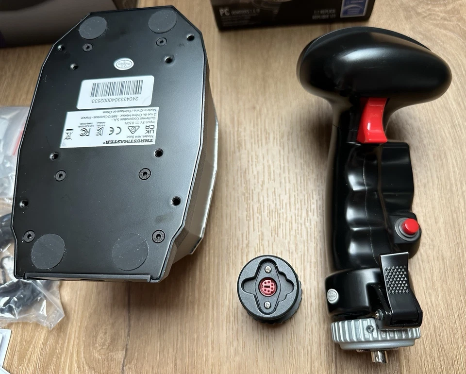 Set mit Thrustmaster AVA Joystick-Basis + Offset-Adapter + F/A-18C Joystickgriff - Bild 4 von 4