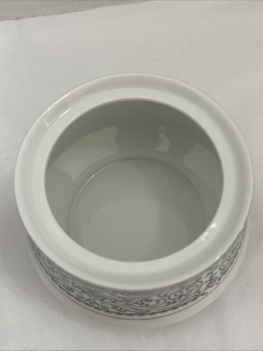 VTG PREMIERE: LONDON TERRACE, CREAM & SUGAR w/LID SET, white w/black & platinum - Picture 4 of 20