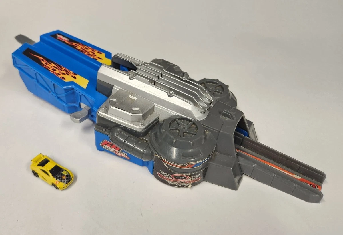 Hot Wheels Racing 2005 J5816 Battery Operated Micro Car Shooter With Car