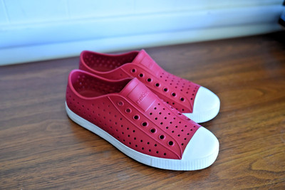 Native Jefferson Slip-On Shoes Women s 10 / Men s 8 Adult Unisex RED water