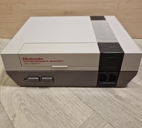 Nintendo Entertainment System NES Version Console Control Deck Boxed - VGC