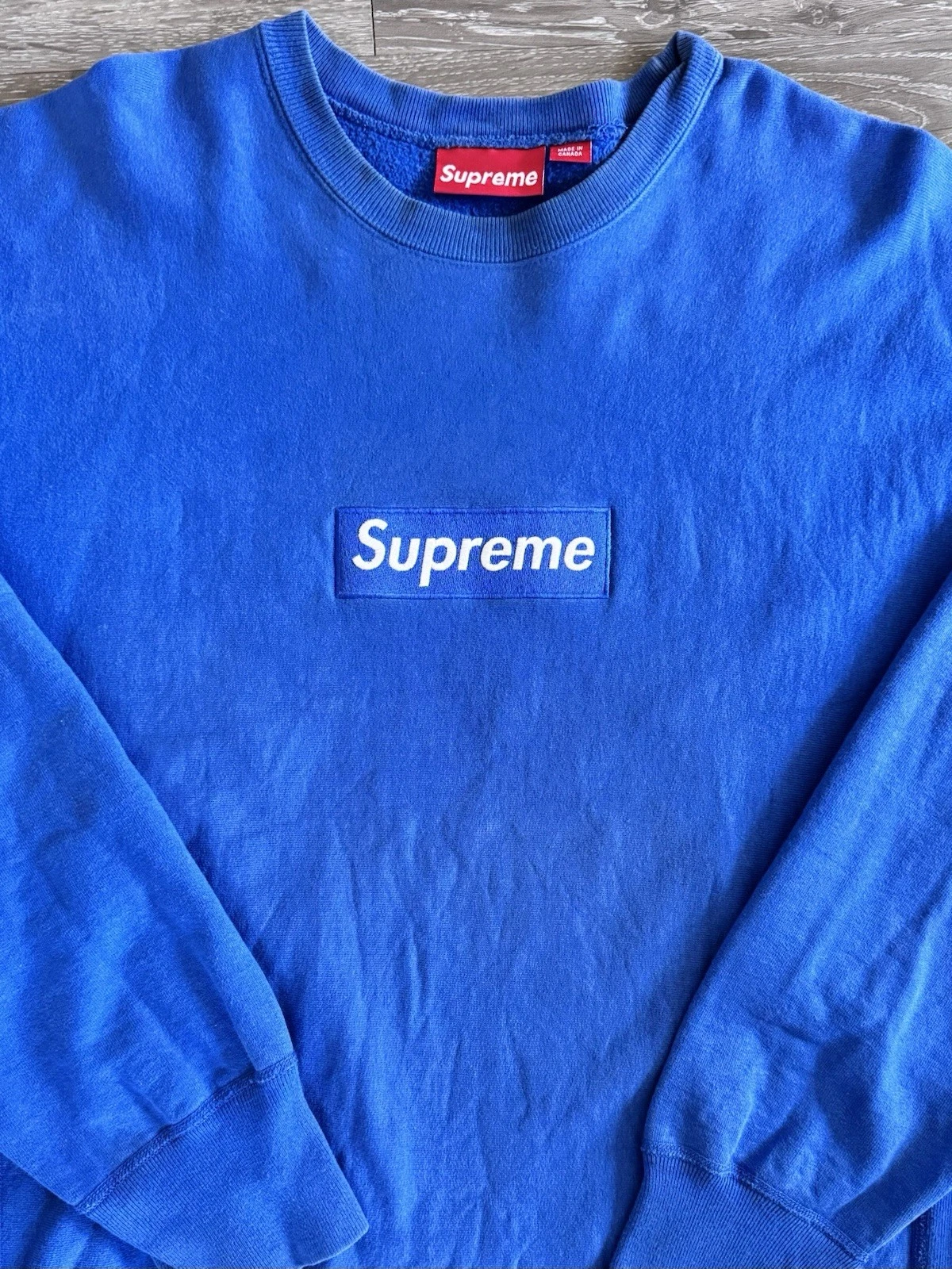 Col rond logo Supreme Royal Box 1999
