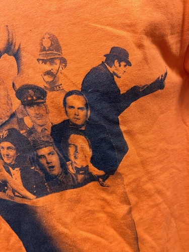 Monty Python pictures unlimited 2010 orange small T-shirt - Picture 3 of 9