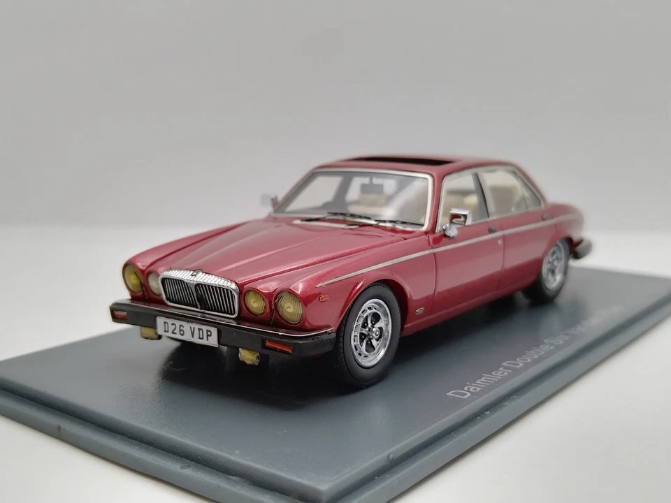 NEO 1/43 Daimler Double Six Vanden Plas BarTender 1976. ¡Extremadamente raro! Foto 2 de 4