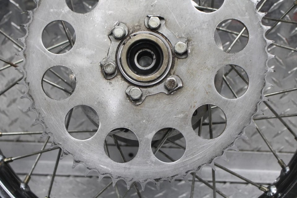 1975 YAMAHA DT250 REAR TAKASAGO WHEEL RIM W/ DRUM BRAKE (STRAIGHT) - Image 3 of 4