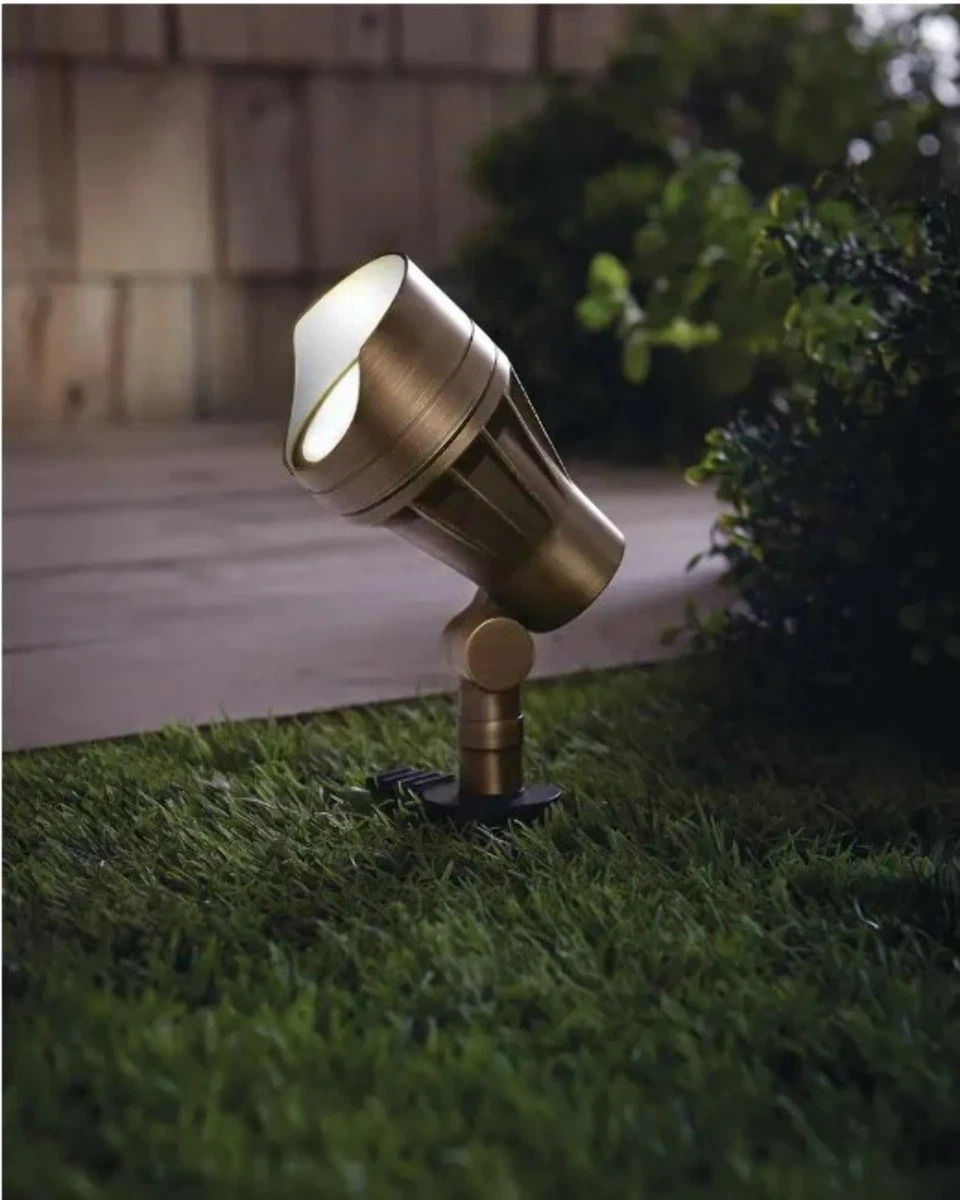 Landscape lighting low voltage flood