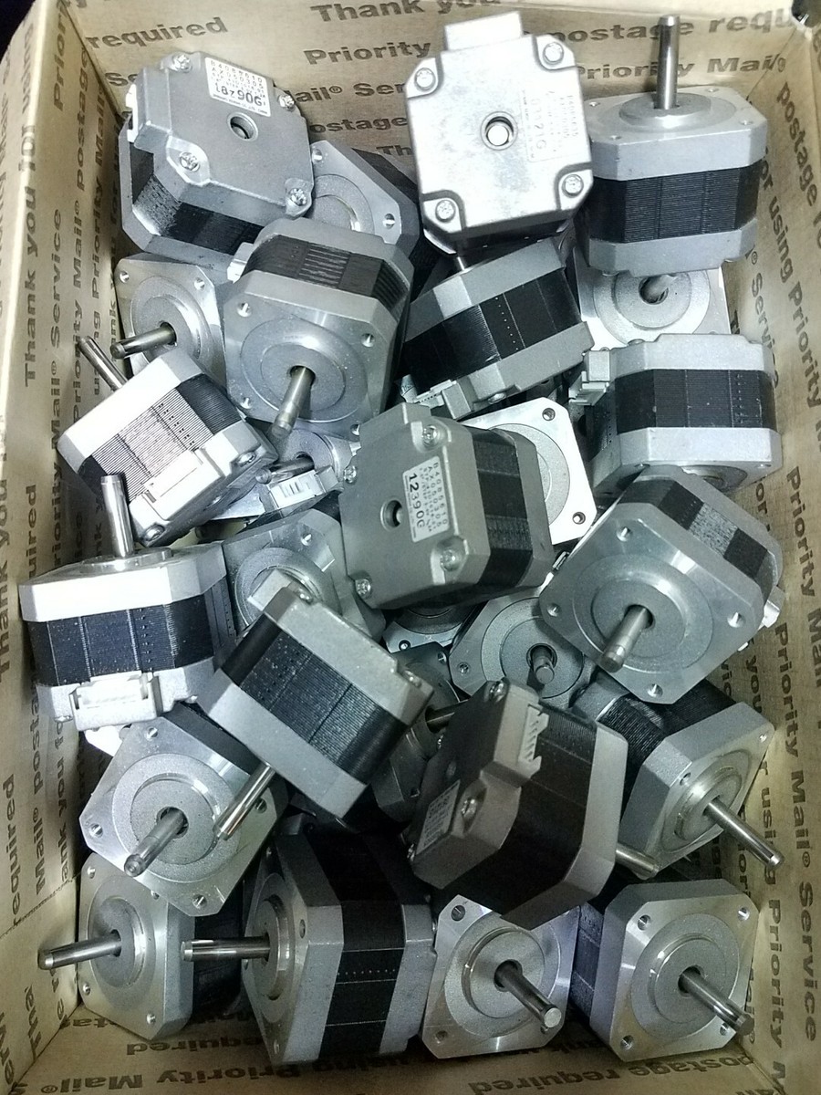 Lot of 50 Identical Nema 17 Shinano-Kenshi Stepper Motors Mill