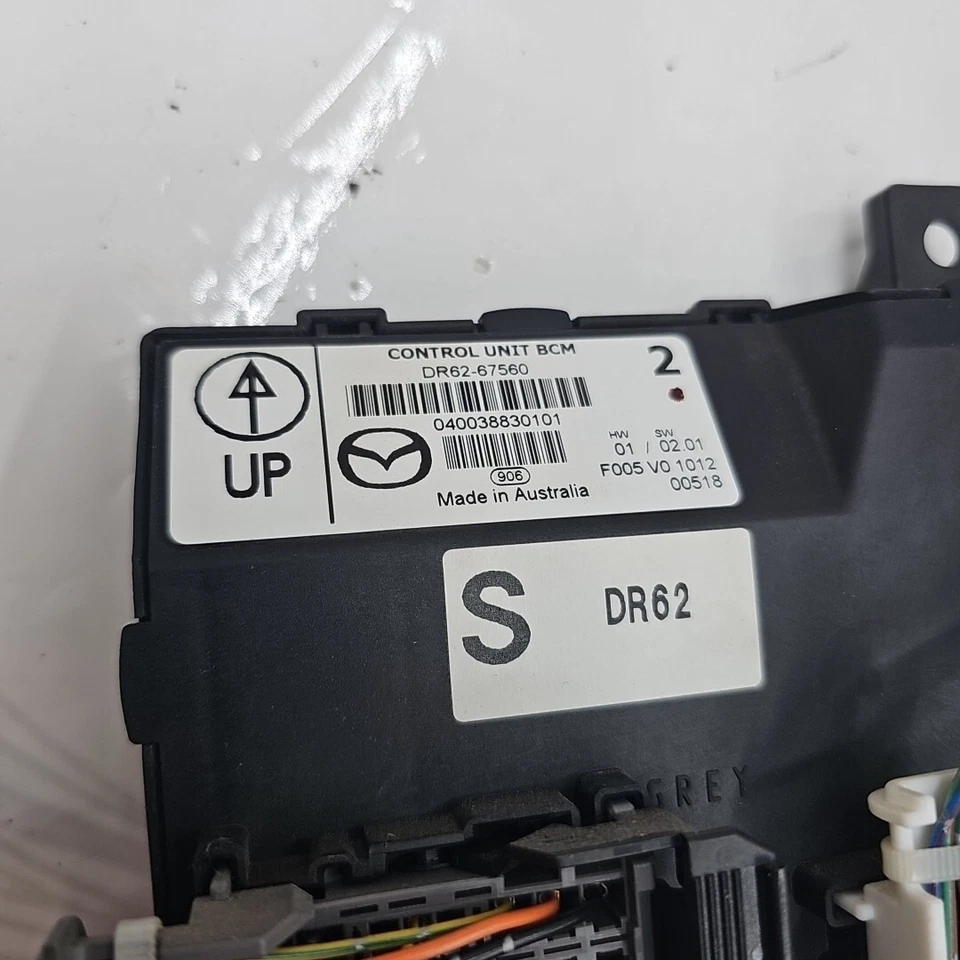 2011-2014 MAZDA 2 OEM BOSCH BODY CONTROL MODULE UNIT BCM DR62-67560 - Image 2 of 4