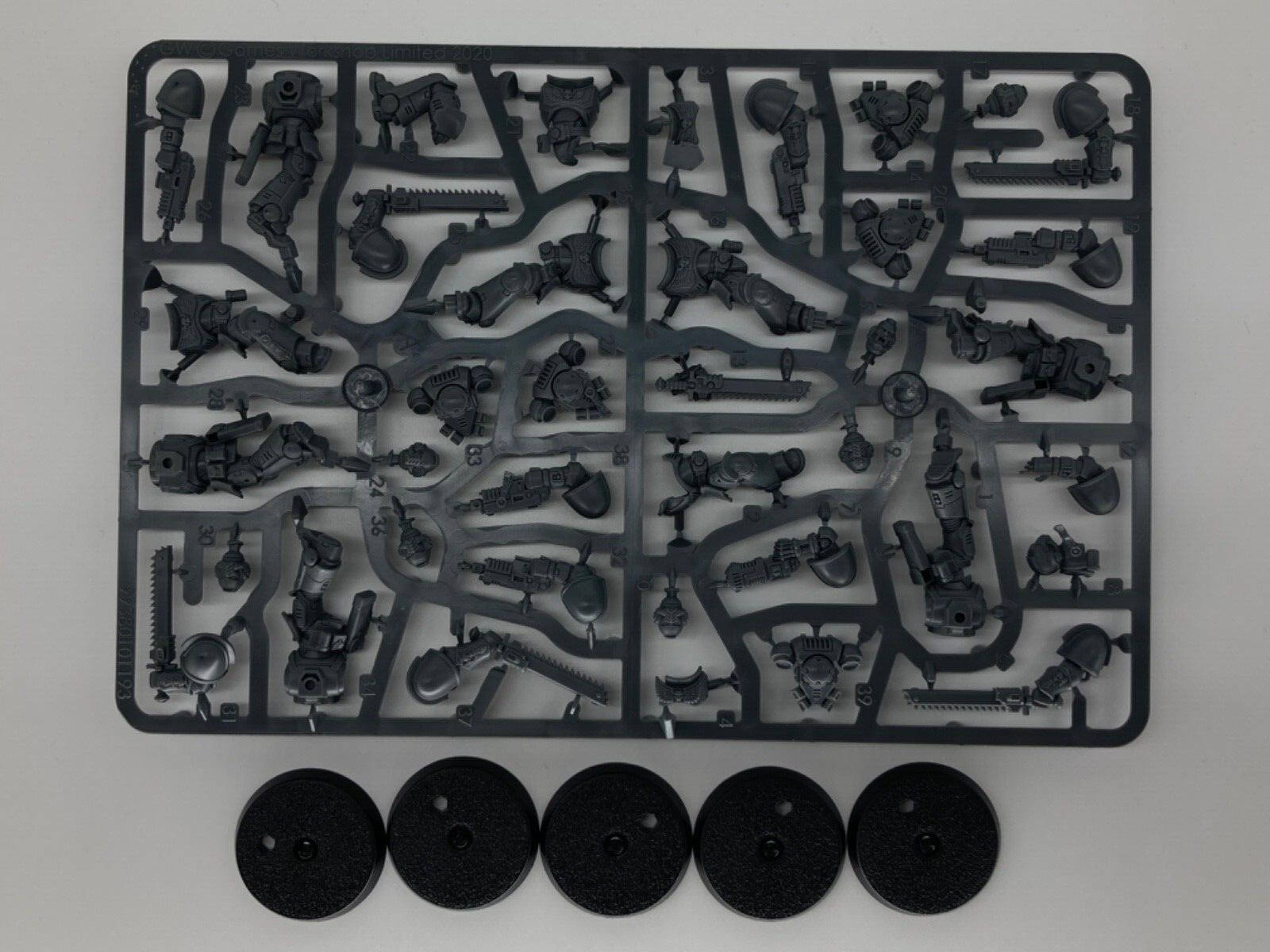Space Marine Intercessors D'assalto Primaris Indomitus – Squadra Da Combattimento (5 Miniature)