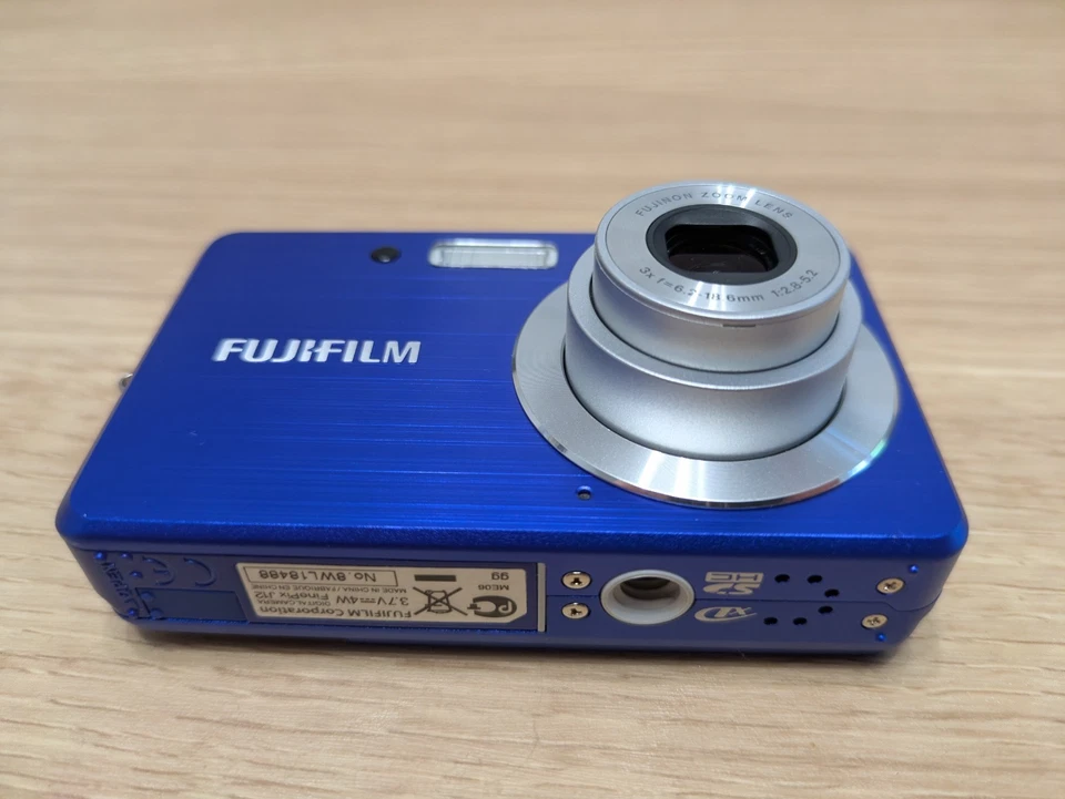 Fujifilm Digital Camera FinePix J12 10MP CCD Sensor Digicam Compact Blue - Image 4 of 4