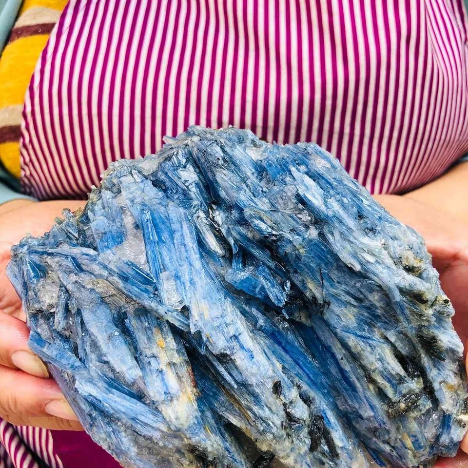RARE !! KYANITE BLEUE DU NEPAL : 1,16 CARAT ★★ p422.129t