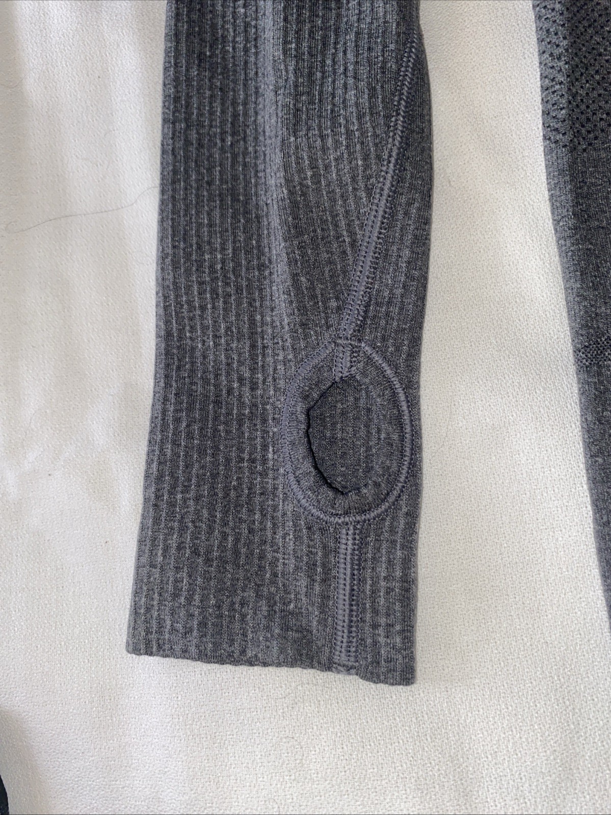 Lululemon Extra Small, Small, Gray, Long Sleeve T… - image 2