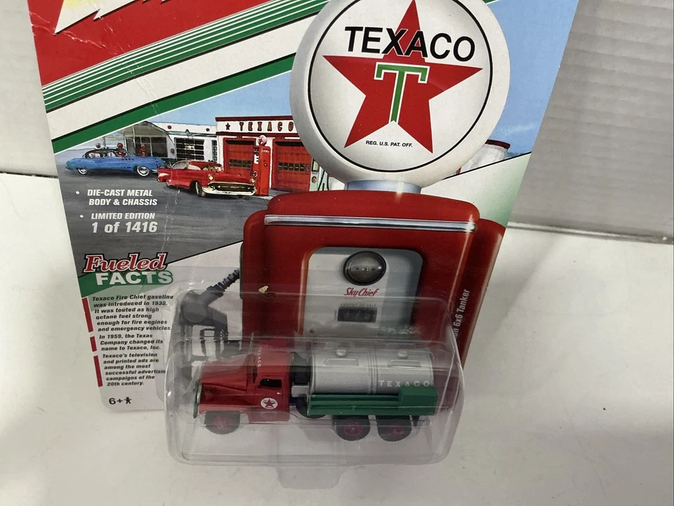 JOHNNY LIGHTNING Texaco GMC Tanker 1:64  NEW from 2018 HOBBY Exclusive 1/1416 - Image 4 of 4