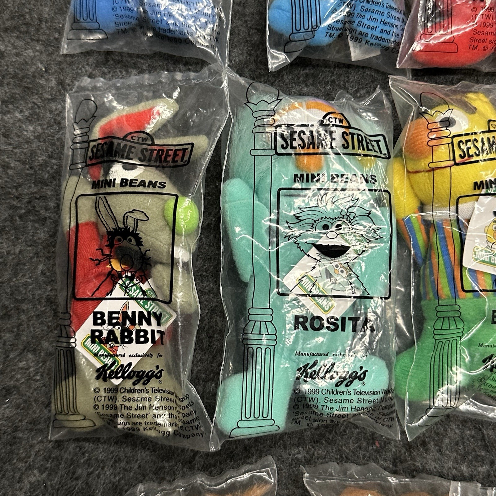 The Sesame Street Mini Beans 4" Kellogg's ALL 17 NEW IN PACKAGE!!